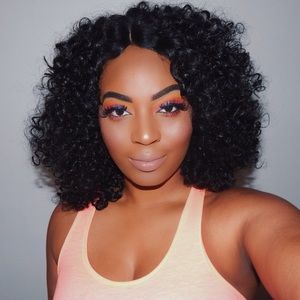 Meet your Posher, Alicia